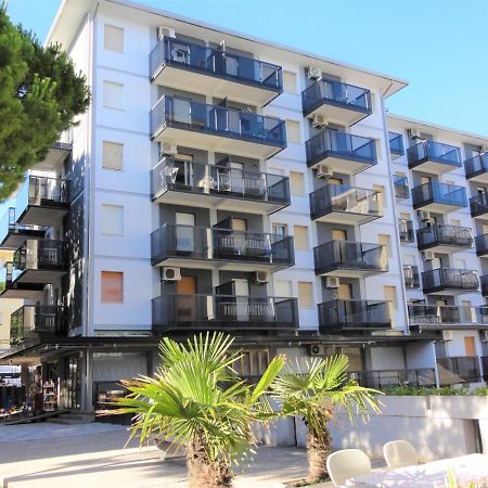 Ivana - Appartamenti Bibione Exterior photo