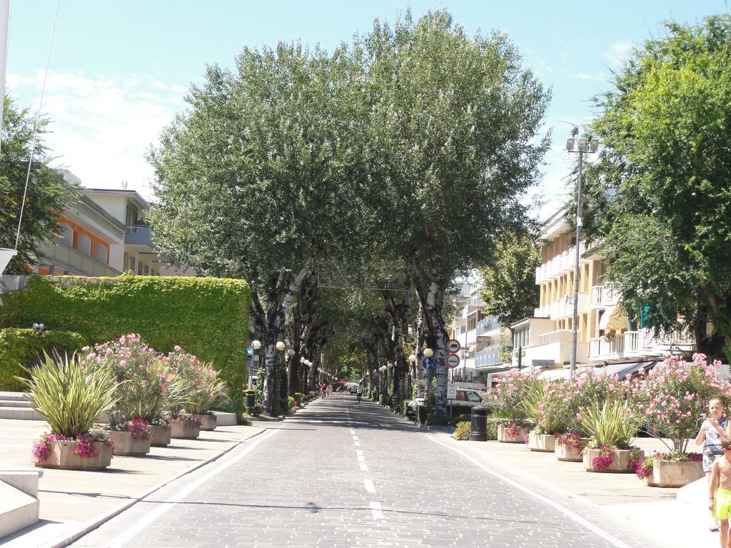 Ivana - Appartamenti Bibione Exterior photo